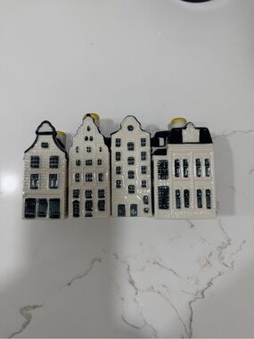 KLM Set of 4 Ceramic Dutch houses #30,33,91,92